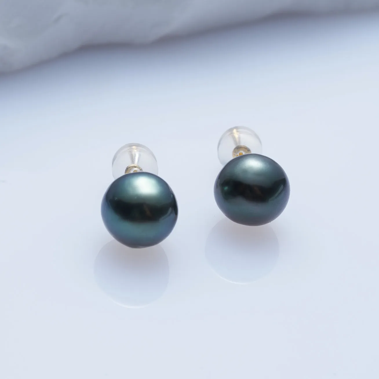 18K Gold﻿ Top Grade Tahitian Baroque Pearl Stud Earrings KE00192