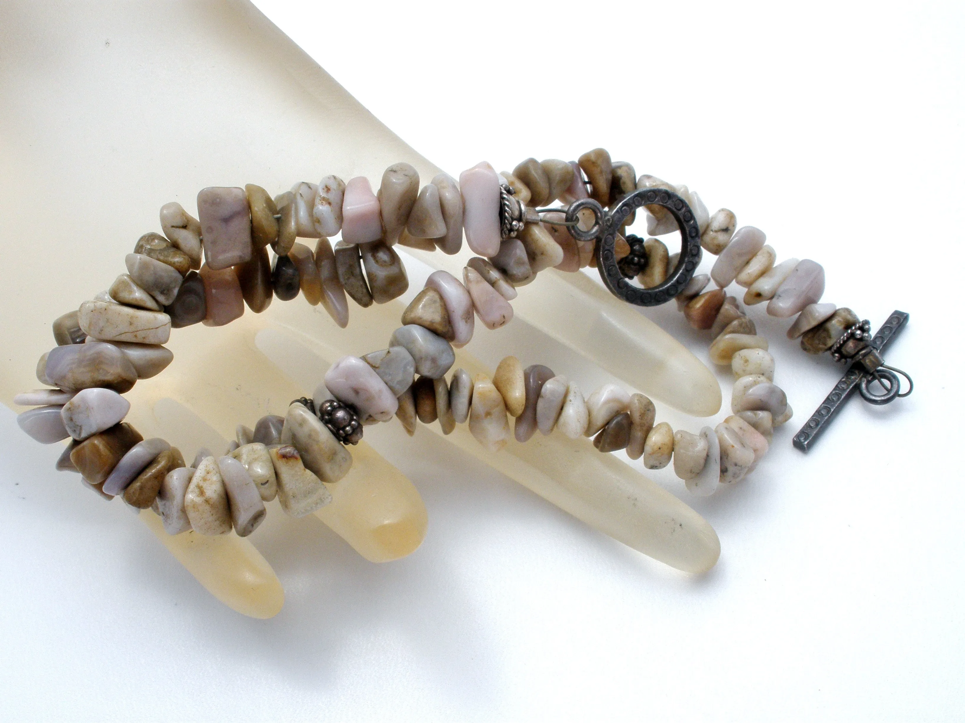 Beige Agate Nugget Gemstone Bead Necklace 16.5"