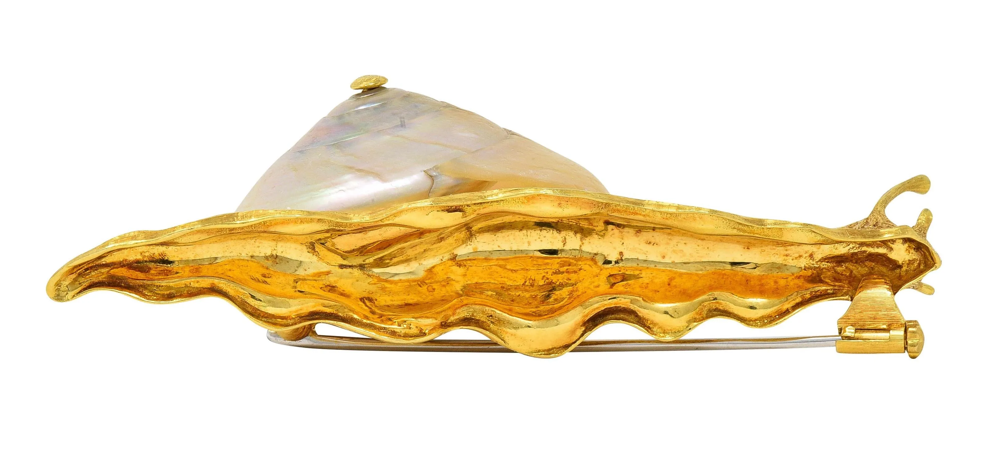 Buccellati 1960s Mother-Of-Pearl 18 Karat Yellow Gold Vintage Snail Brooch