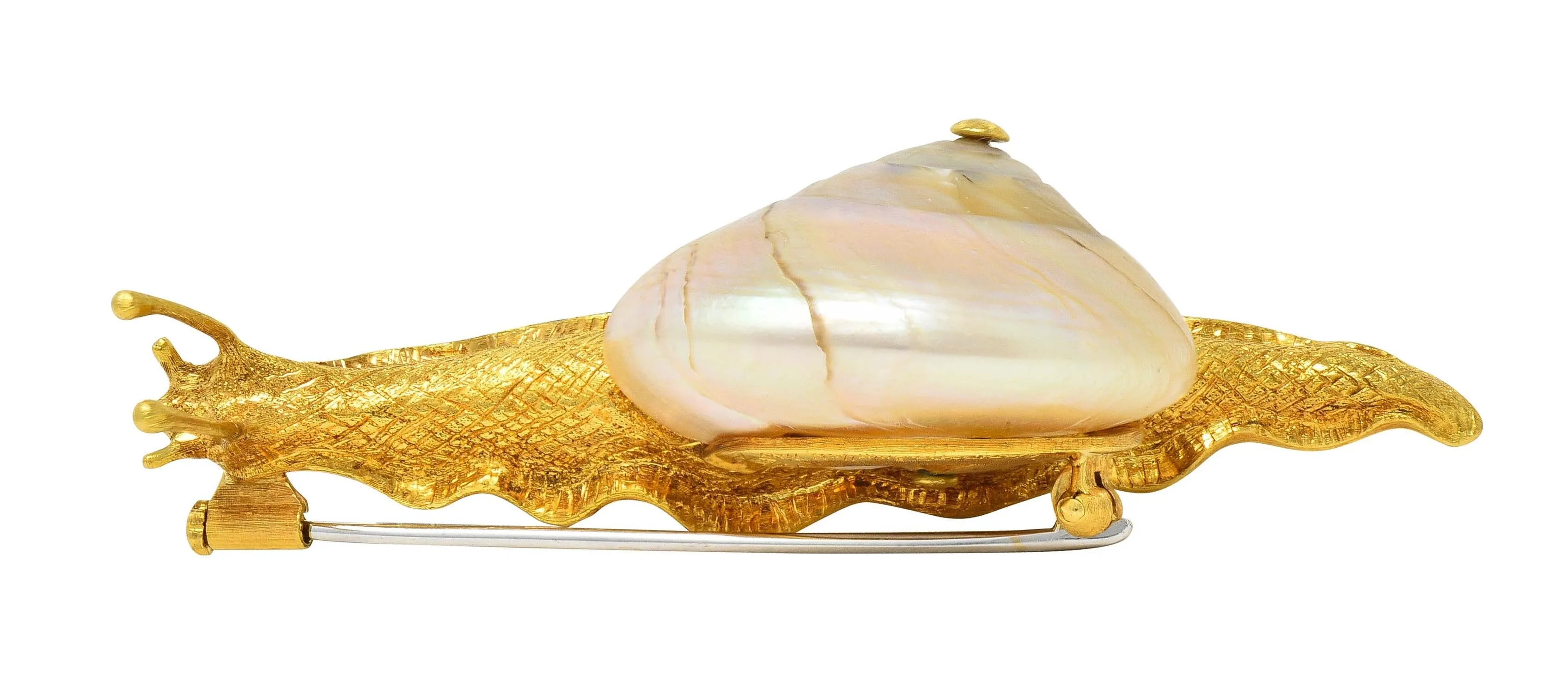 Buccellati 1960s Mother-Of-Pearl 18 Karat Yellow Gold Vintage Snail Brooch