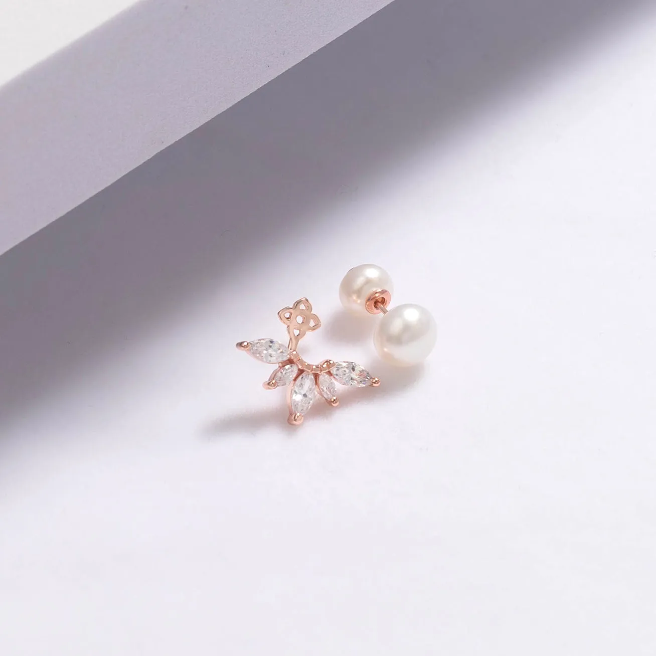 Elegant Freshwater Pearl Earrings WE00508