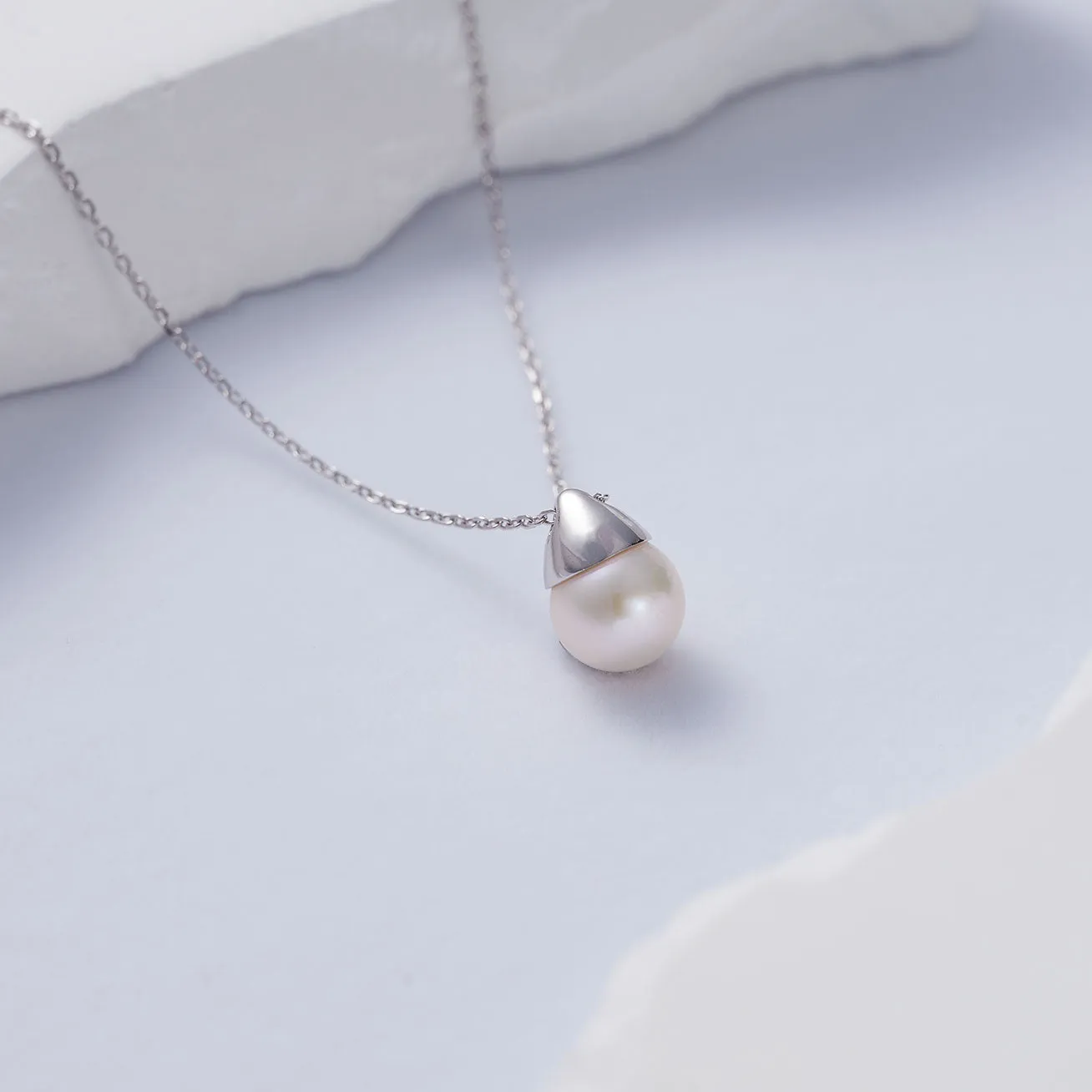 Elegant Freshwater Pearl Necklace WN00031