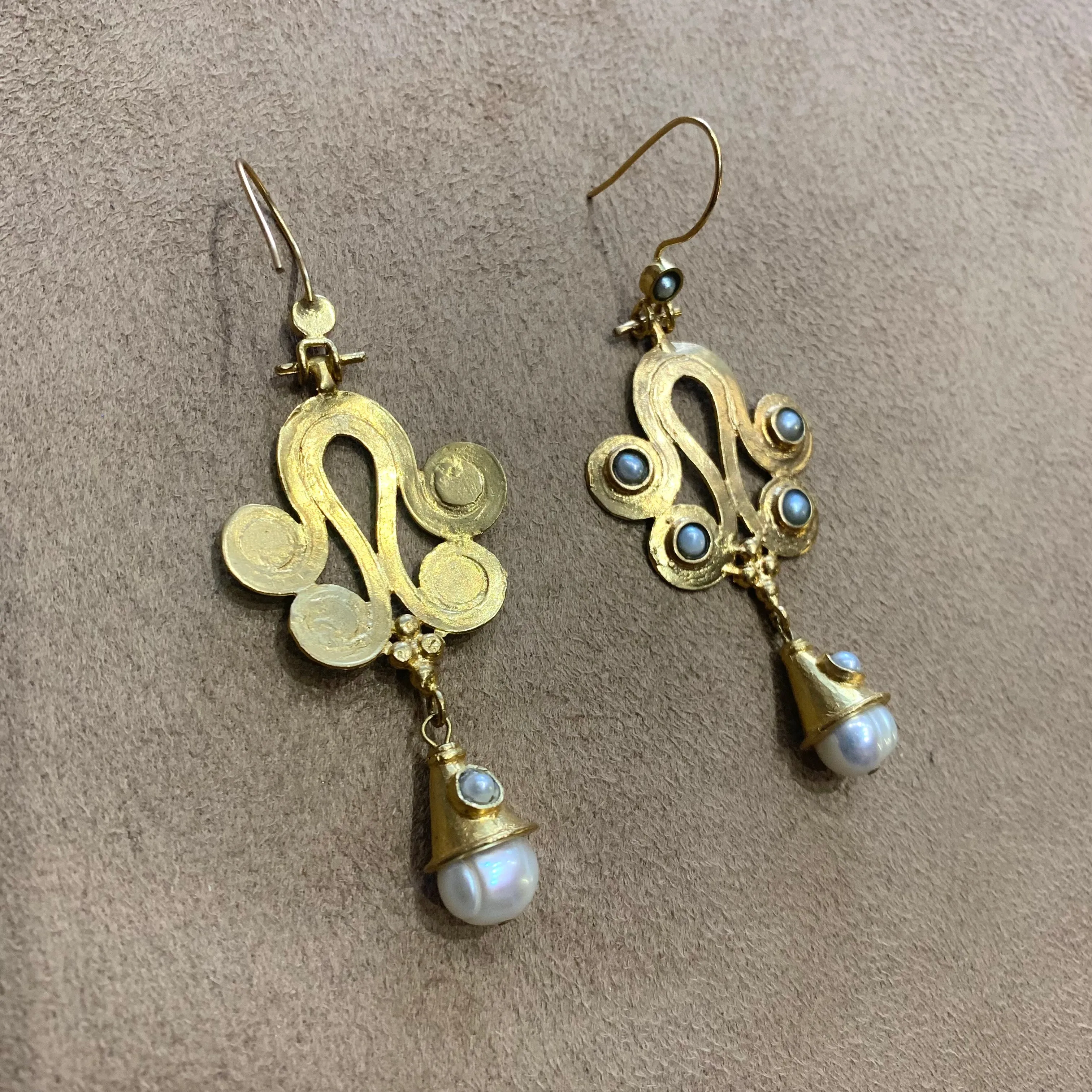 Etruscan style pearl gold drop earrings