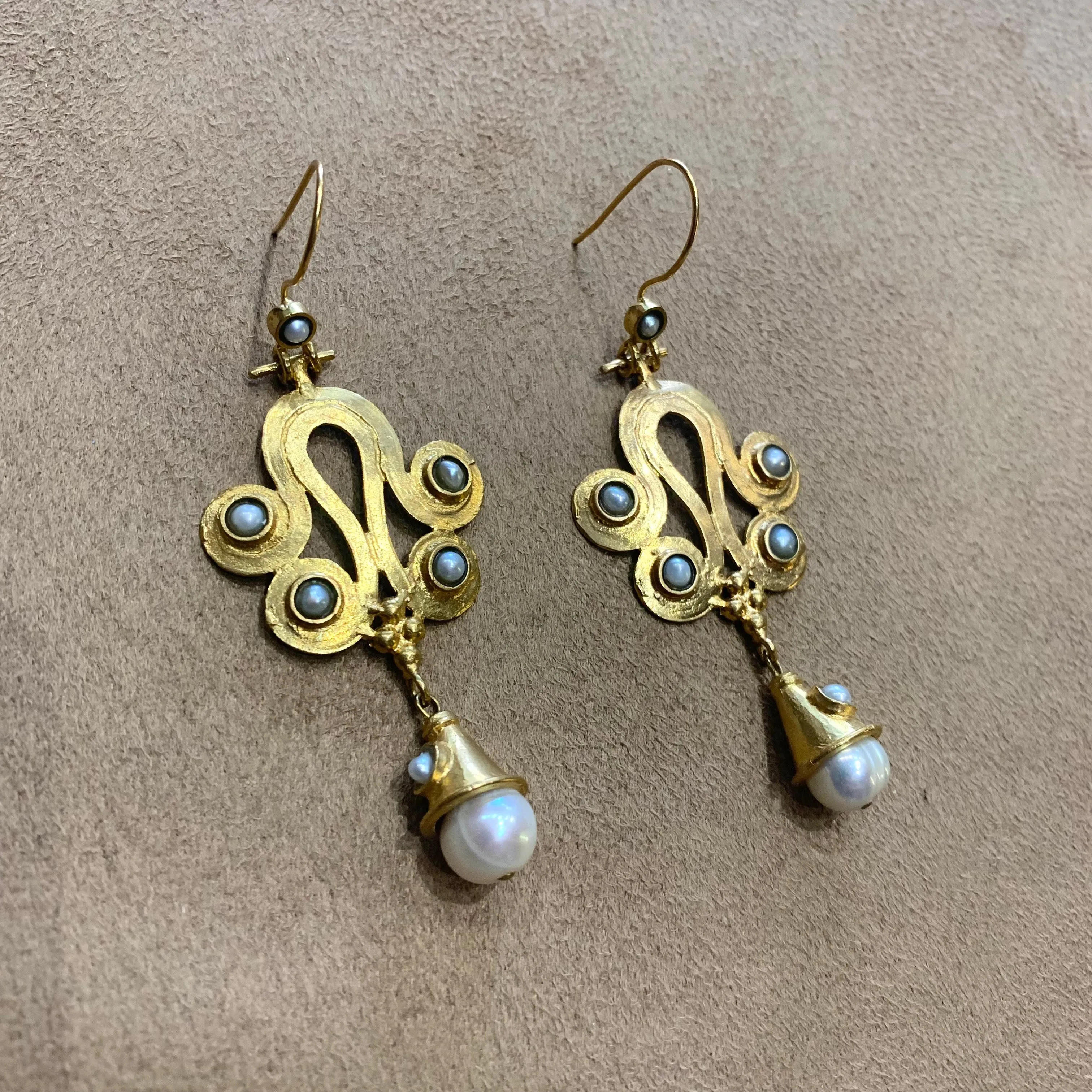 Etruscan style pearl gold drop earrings