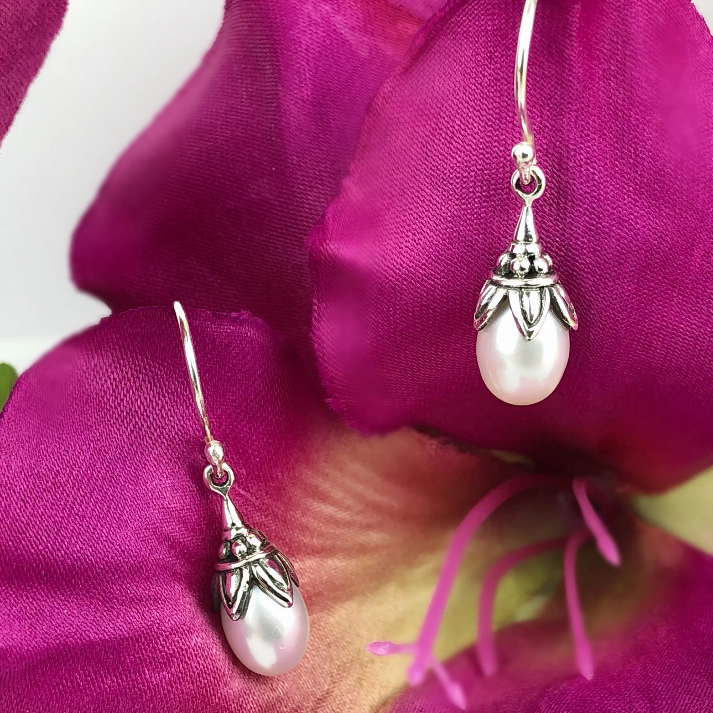 Petal Pearl Earrings- SE4714