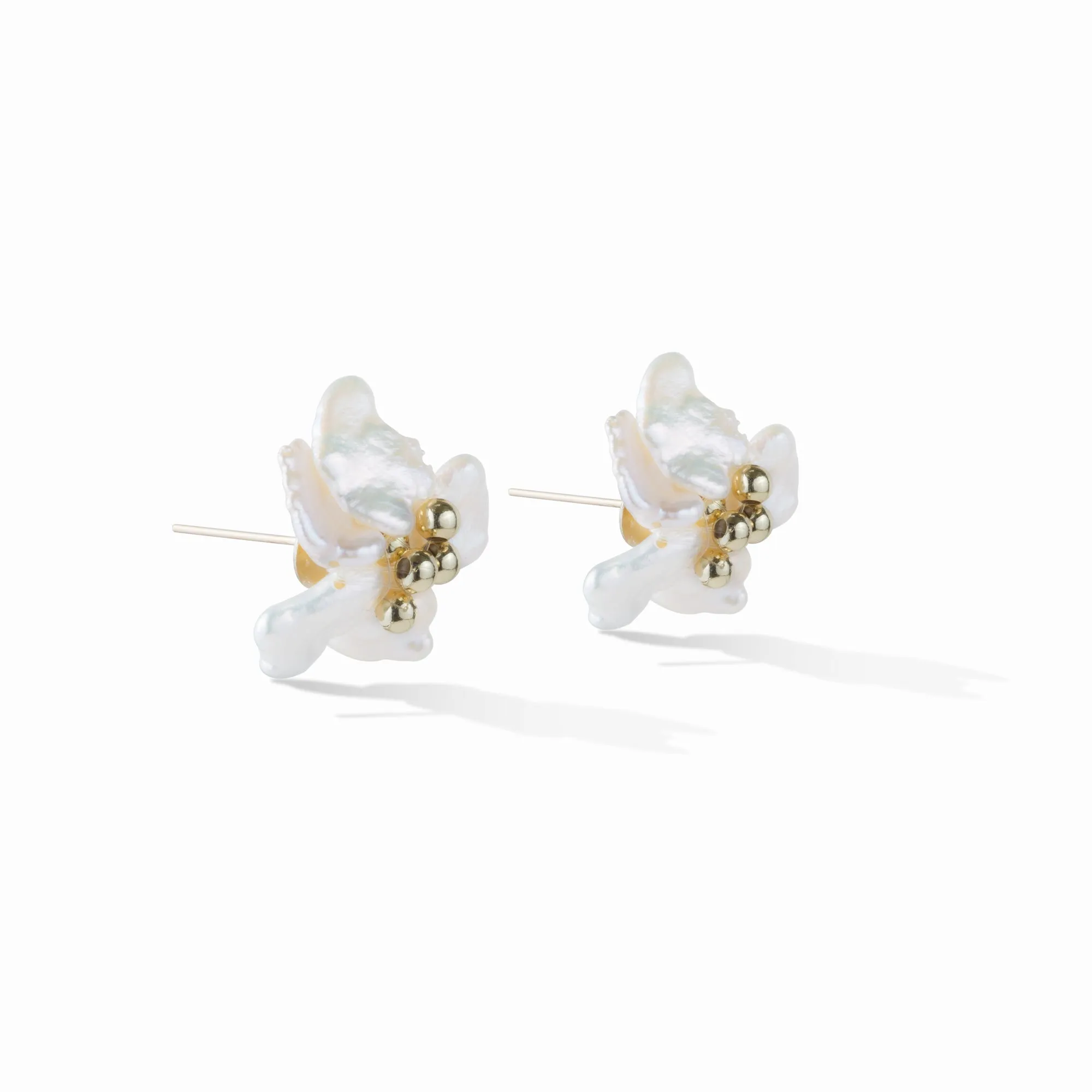 Remi Fleur Pearl Stud Earrings