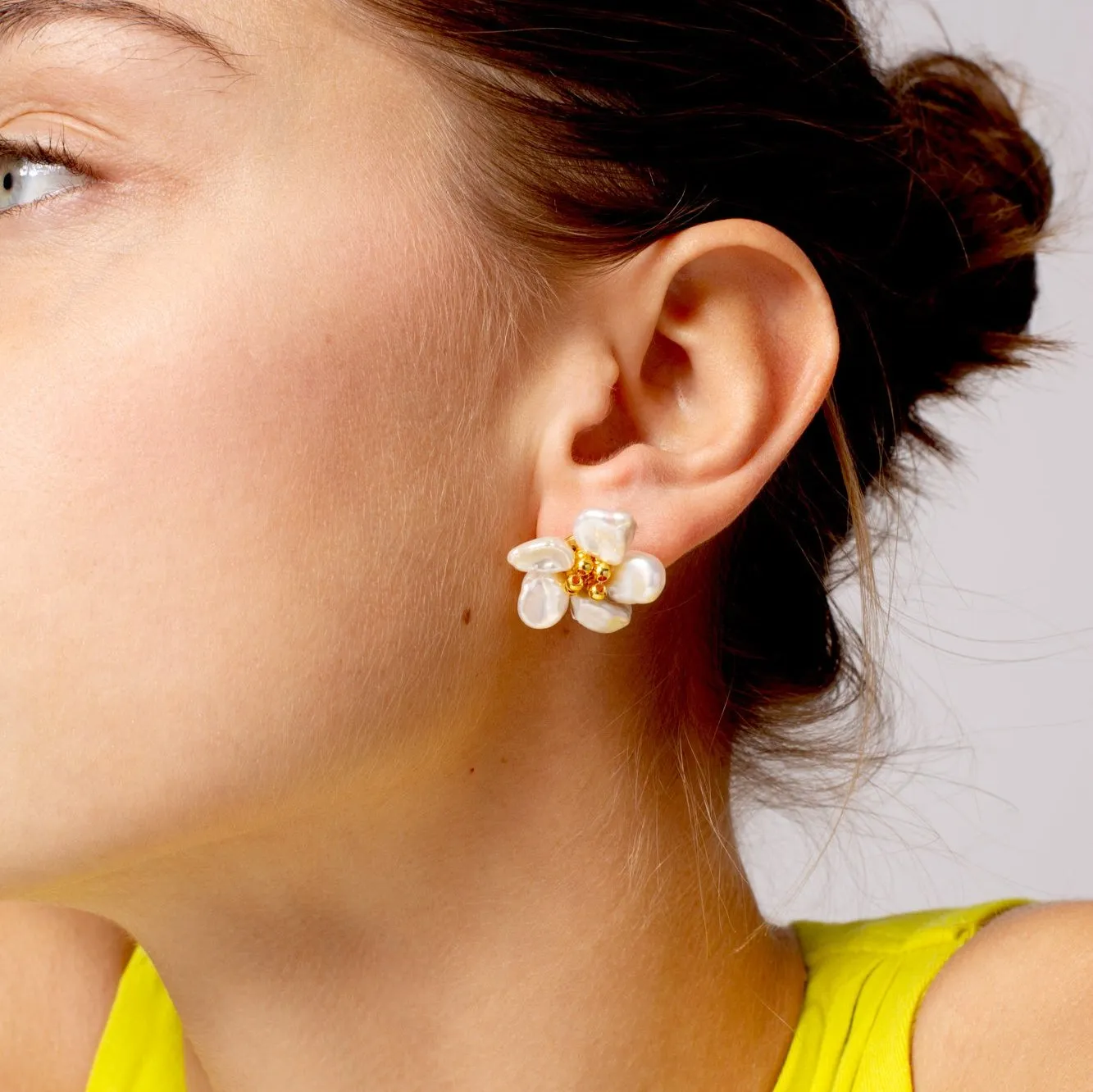 Remi Fleur Pearl Stud Earrings