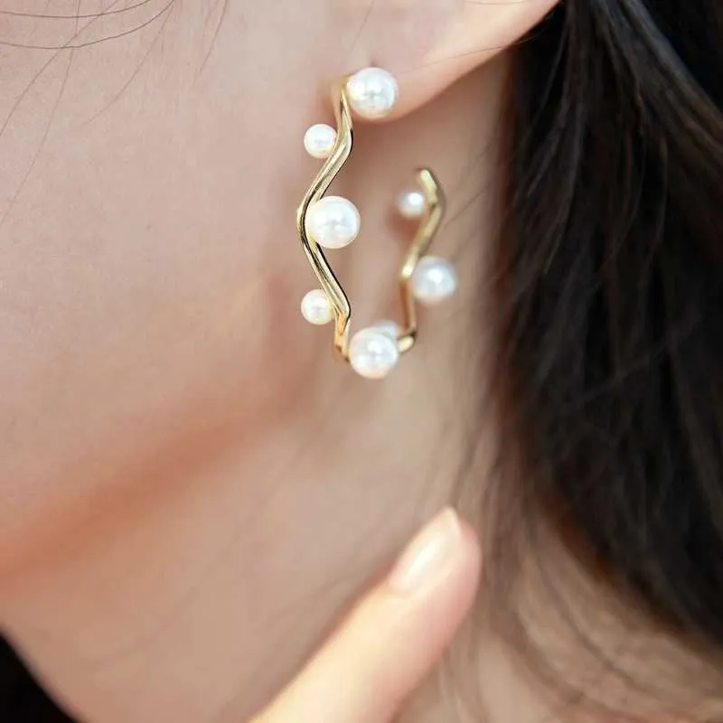 Shell Pearl Hoop Earrings in 18k Gold Vermeil