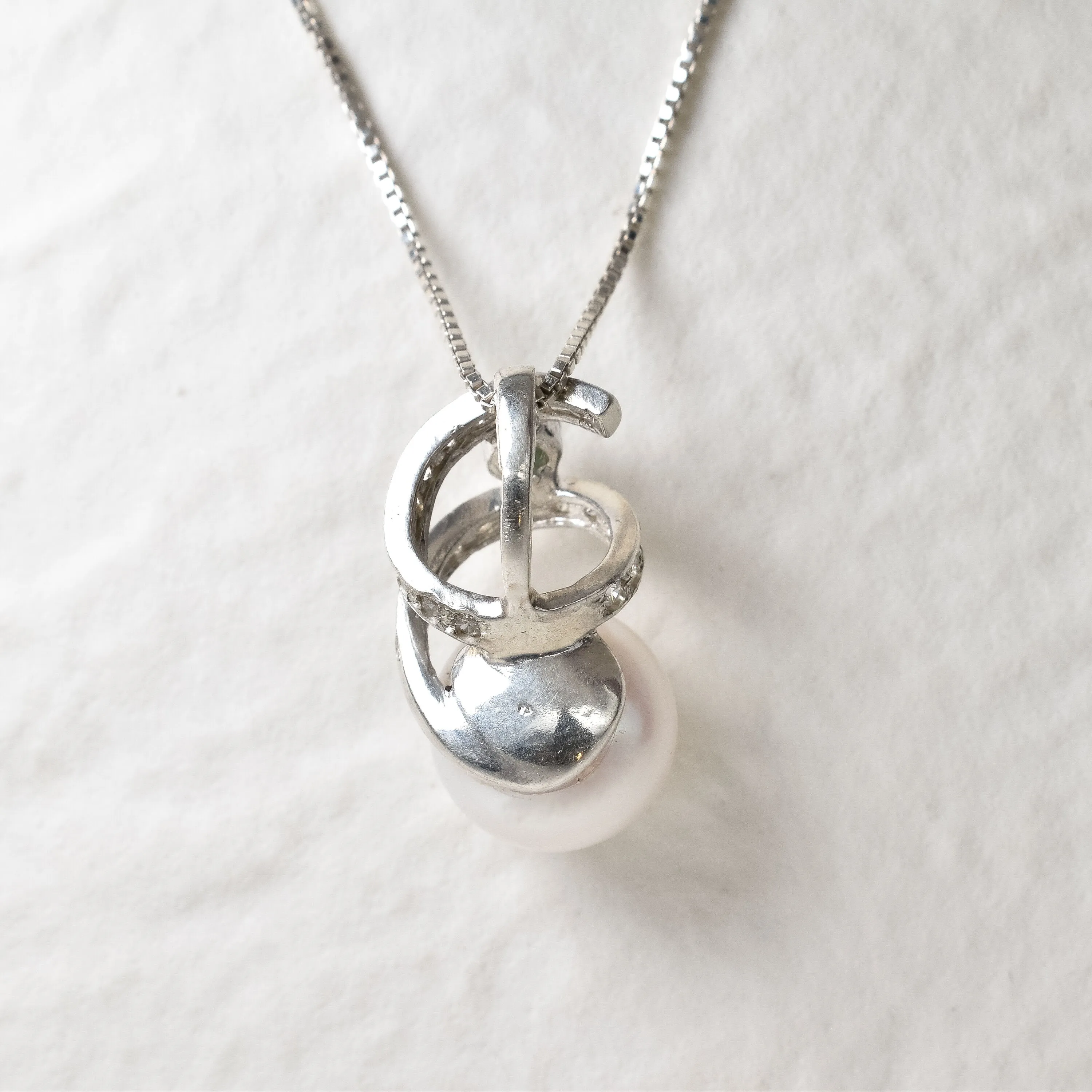 Swirl Pearl Pendant - Round White Necklace - Spiral Bridal Necklace