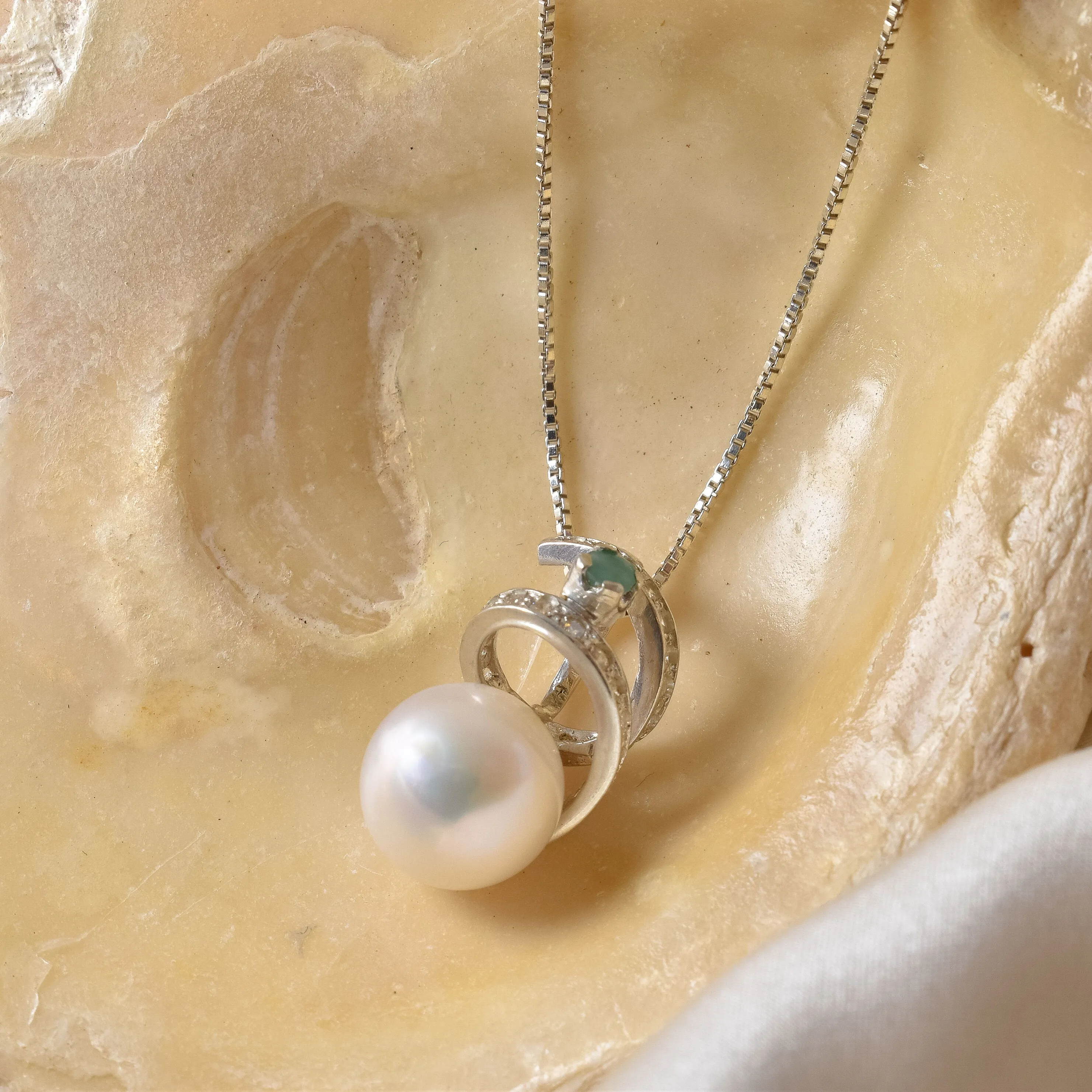 Swirl Pearl Pendant - Round White Necklace - Spiral Bridal Necklace