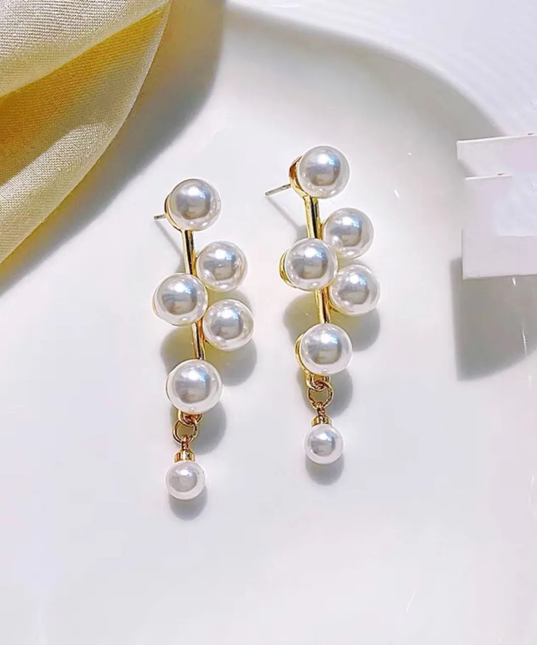 Vintage White Alloy Pearl Stud Earrings