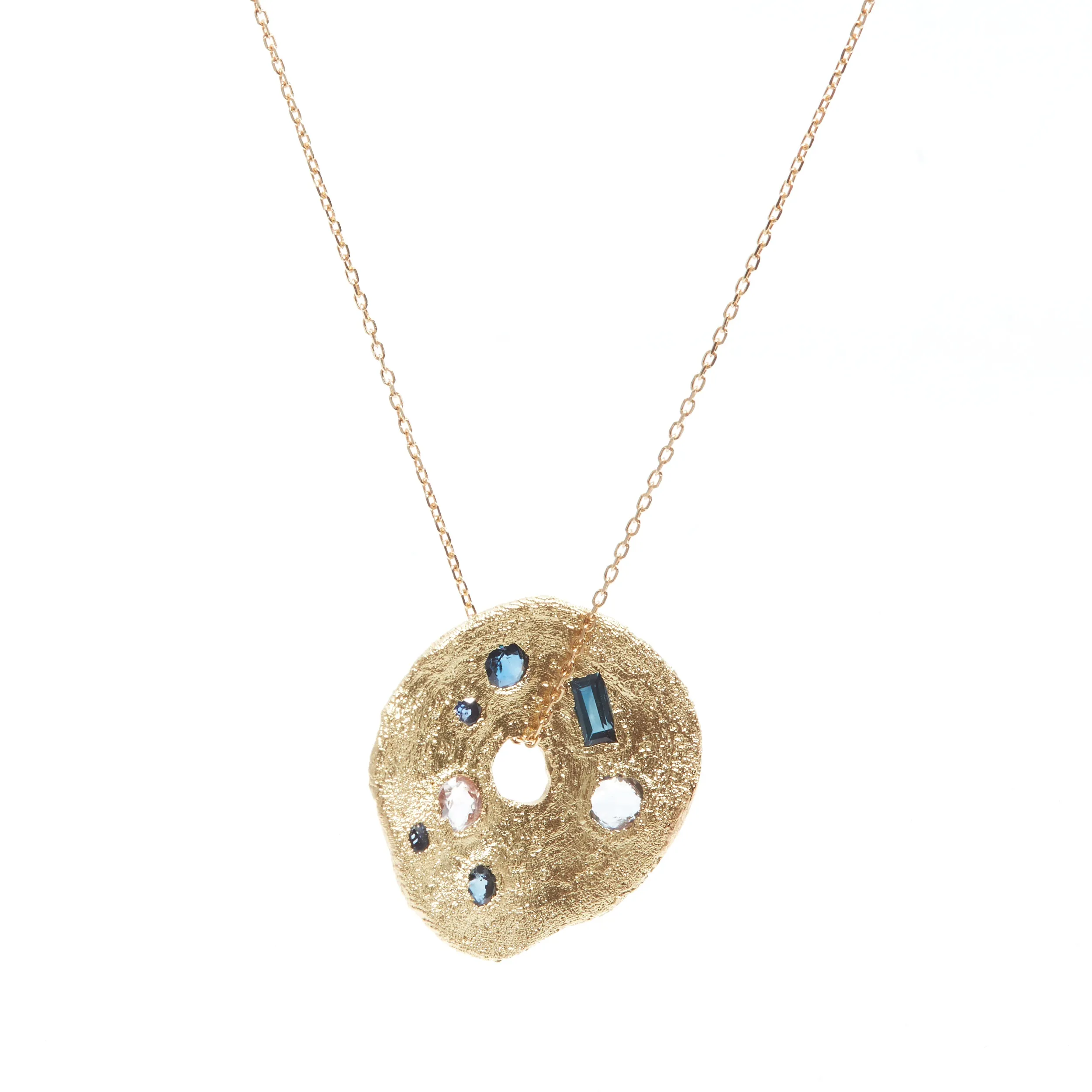 Yellow Gold Circle Pendant with Sapphires